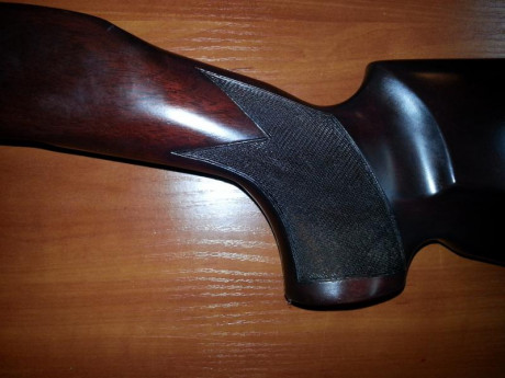 Buenos días.

Pongo en venta una magnifica culata artesana, hecha a propósito para el rifle Schmidt Rubin 12