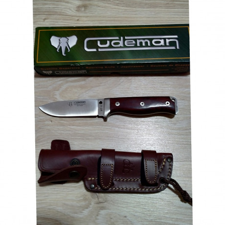 Se pone en venta un cuchillo de la casa CUDEMAN modelo MT5 con cachas en madera de cocobolo y acero MOVA 01