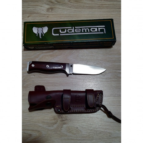 Se pone en venta un cuchillo de la casa CUDEMAN modelo MT5 con cachas en madera de cocobolo y acero MOVA 00