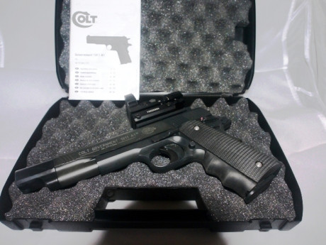 Para la venta es mi Colt Government 1911A1. Esta arma es bastante única y se ha gastado mucho dinero en 02