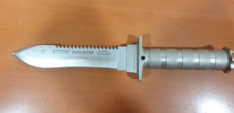 Hola vendo cuchillo aitor bucanero. El cuchillo tiene señales de uso pero esta en bastante buen estado 02