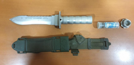 Hola vendo cuchillo aitor bucanero. El cuchillo tiene señales de uso pero esta en bastante buen estado 10