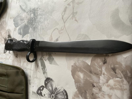 Hola, vendo este conjunto para nuestro glorioso Cetme.
Consta de bayoneta,cargador aluminio 20 disparos 01