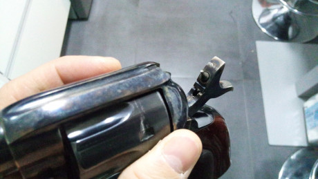 Uberti Cattleman 1873 45 Long Colt 5 1/2"

Estoy buscando el : 4 3/4".  Ya que tengo otro de 11