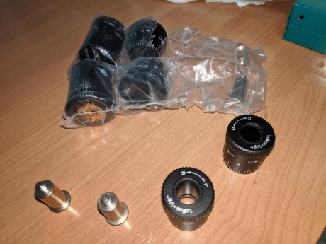 Buenos días

Vendo juego de torretas tácticas sin estrenar para visores Nikon. 2 juegos completos, es 02