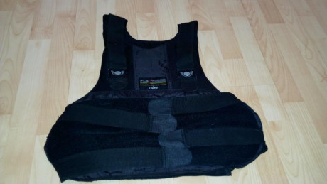 Buenas, vendo chaleco antibalas marca Nidec ya caducado, la talla es un XL, pero para una talla grande 02