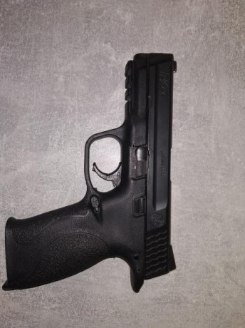 En venta pistola Smith & Wesson MP9 Standard cañón de 4".
Tres cargadores, dos sin utilizar.
Funda 00