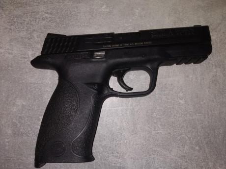 En venta pistola Smith & Wesson MP9 Standard cañón de 4".
Tres cargadores, dos sin utilizar.
Funda 12