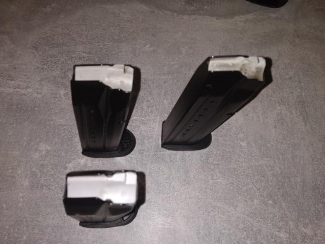 En venta pistola Smith & Wesson MP9 Standard cañón de 4".
Tres cargadores, dos sin utilizar.
Funda 11