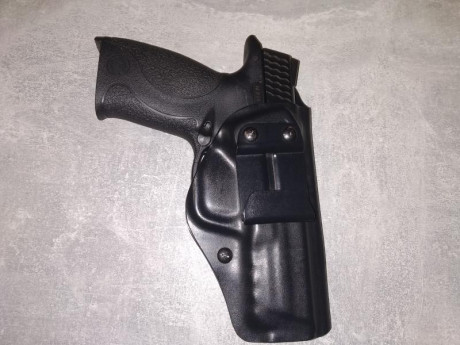 En venta pistola Smith & Wesson MP9 Standard cañón de 4".
Tres cargadores, dos sin utilizar.
Funda 32