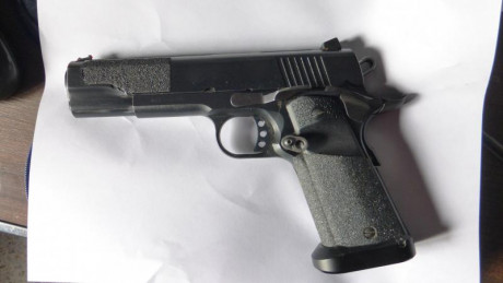 Hola vendo pistola Norinco NP29, de 9 mm, hay 5 cargadores y se puede probar en Sabadell.
la vendo por 02