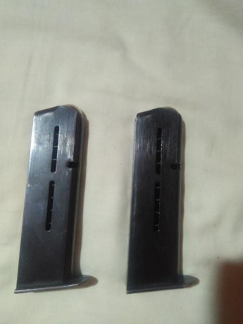 Hola, pongo a la venta dos cargadores de la pistola star 9mm, están prácticamente sin uso, los dos cargadores 01