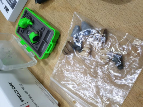 Buenas compañeros! 

Pues vendo estos tapones, no me acabo de acostumbrar...

Los tapones tienen un mes,los 00