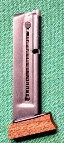 Se venden dos cargadores de CZ-75 y uno de Astra TS-22.
Están en La Coruña.
25 euros unidad más envío 10