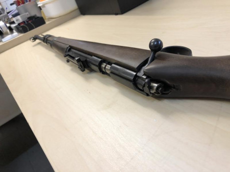 Una replica muy bonita seminueva.... Se han tirado menos de 10 tiros, se ha comprado y no me han dado 00