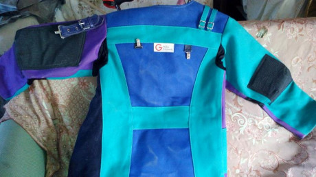 VENDO 
 ANSCHUTZ COMPRESSED AIR 2002 ----- MUY POCO USADA
LAMINADA. TONALIDADES AZULES
CON DIPOTER CONTRAPESOS 32