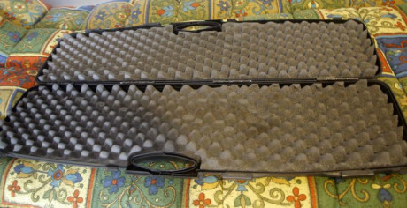 Vendo maletín rígido para rifle, escopeta o carabina. medidas 1 metro por 26 centímetros. Como nuevo. 00