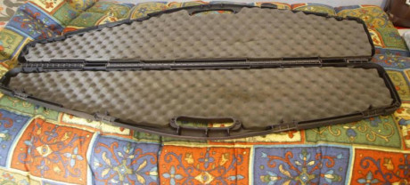 Vendo maletin rigido marca Outdoor, medias interiores 1,30 metros por 29 centímetros. Muy resistente y 00