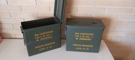 Hola.
Se venden estas dos cajas de munición metálicas estancas.
las medidas son:
Largo: 28 cm
Ancho: 15 01