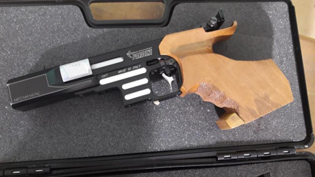 Una compañera de club vende estas dos magníficas armas,ambas con muy poco uso y el perfecto estado que 01