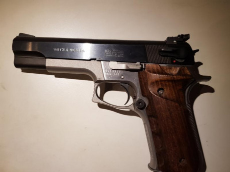 Hola venta de Smith and Wesson conmemorativa
es el modelo745 edicion especial, de las cuales solo se fabricaron 02