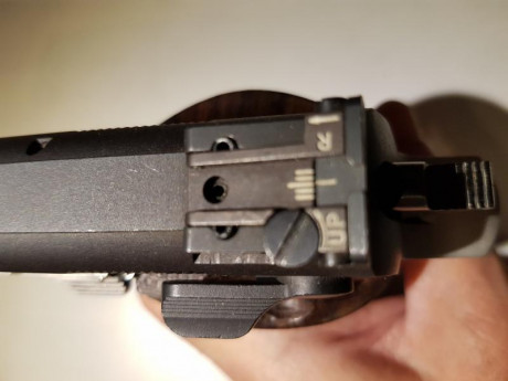 Hola venta de Smith and Wesson conmemorativa
es el modelo745 edicion especial, de las cuales solo se fabricaron 01