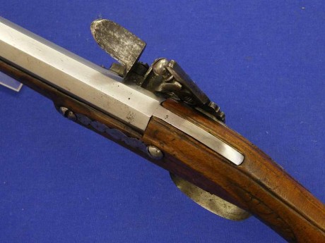 Voy a colocar unas fotos de un arma larga alemana de llave de mecha del siglo XVI. 91