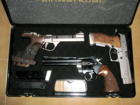 Tuve uno en su dia muy práctico pero no lo encuentro. Además se quedó pequeño pues ahora tengo una nueva 00