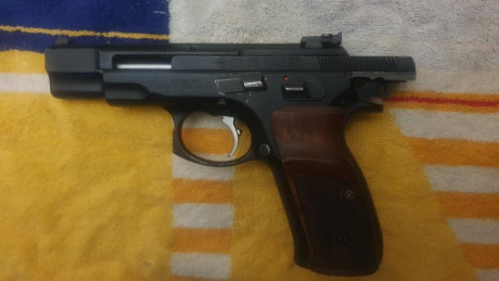 Vendo CZ75B con doble carro, 9 Luger y .22 original. Ambos carros vienen con miras micrométricas.
Incluyo 00