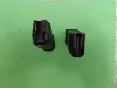 Vendo dos cargadores originales Glock de 15 y 17 cartuchos.
Están como nuevos. 60 euros los dos. 02