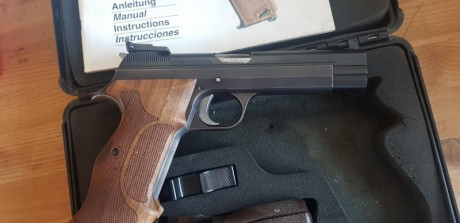 En F , 5 pulgadas,  maletín original,  2 cachas  un cargador ,   más portes , en Madrid 01