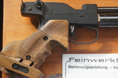 Se trata de la pistola neumática que ha mantenido el récord mundial durante 20 años 1983-2002 con una 10