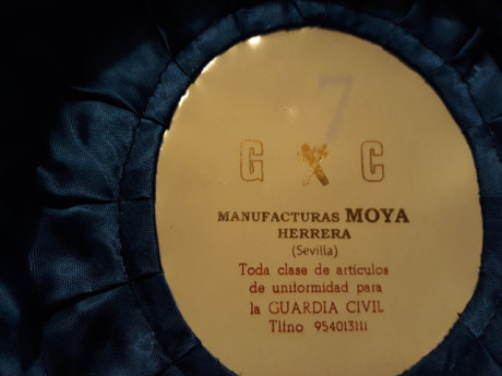 Vendo tricornio de gala de la Guardia Civil, comprado en Manufacturas Moya, de la mejor calidad, de la 00