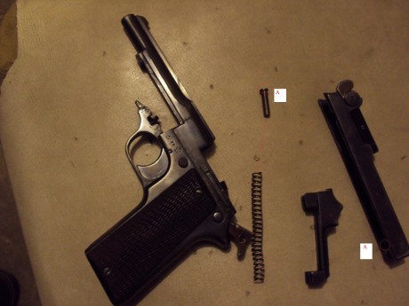  DSC02882.JPG   Hola quien me puede ayudar con una pistola star calibre 32 creo que es del año 1914  la 30