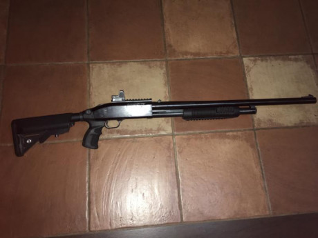 Vendo Mossberg combo con dos juegos de cañones, uno rayado para bala y otro liso, culata retractil con 01
