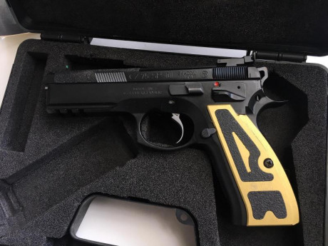 Buenas, vendo cz sp-01 shadow modificada para tirar en standar. La pistola tiene cuatro años y 5.000 disparos 20