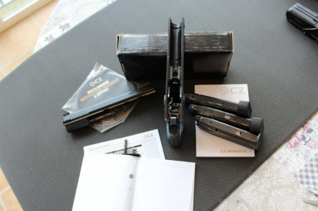 Vendo CZ Shadow II comprada en enero de 2018. Tiene unos 5000 disparos todos de munición recargada. Se 00