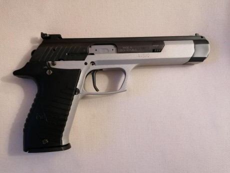 VENDIDA,por no usar por tener varias,pistola CZ-122 sport calibre 22 LR, guiada con licencia F.
Magnifica 01