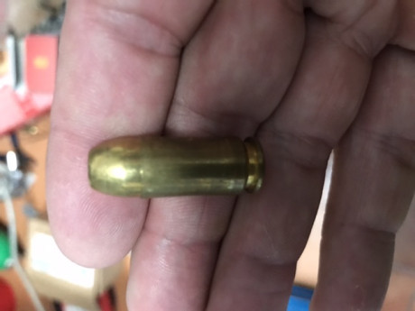 Buenas, alguien sabe quien fabrica este tipo de punta del calibre 40sw? Gracias 00