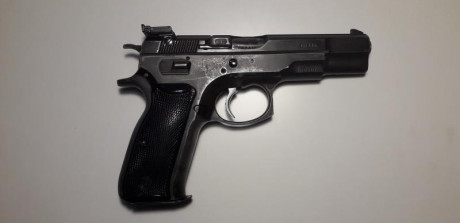 Se vende CZ85 funcionando perfectamente.

Observaciones:
Le falta el boton derecho del pestillo que bloquea 02