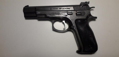 Se vende CZ85 funcionando perfectamente.

Observaciones:
Le falta el boton derecho del pestillo que bloquea 01