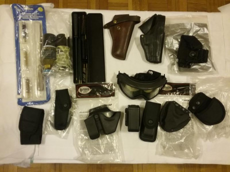 Vendo todo lo de la foto por 30 euros  en Madrid o 38 con portes. NO VENDO POR SEPARADO.
Las juegos de 01