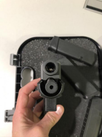 Se vende glock 19 gen 4 por falta de uso, muy pocos tiros, en perfecto estado, disparador a 2kg, 3 cargadores, 100