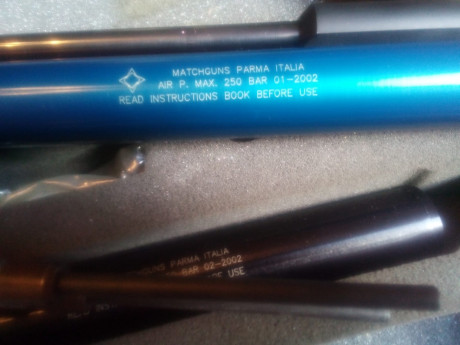 Un compañero me pide que le ponga este anuncio.

la pistola está nueva no ha tirado mas de 80 disparos 02