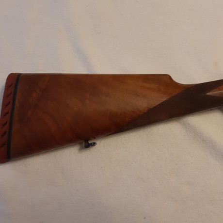 Escopeta marca GRULLA modelo 210E de Union Armera, en calibre 12/70. Tiene canones de 72cm de largo, con 01
