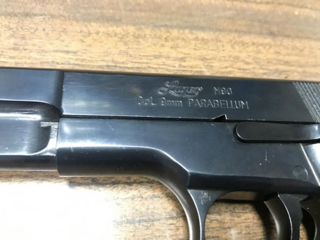 Un amigo vende la Luger M90.
Esta en perfecto estado 
Pide por ella 200 euros más gastos de envío . 00