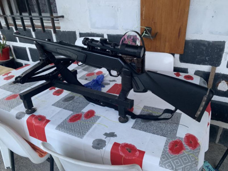 Pues me gustan mas los cerrojos que los semis y este no le doy uso el rifle tiene uso pero funciona perfectamente 01