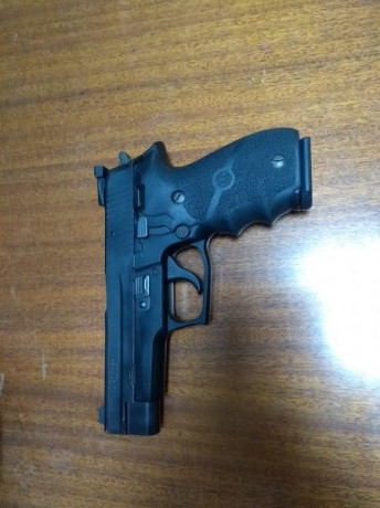 Buenas a todos! 
Pongo a la venta mi querida Sig Sauer P226 del 9pb por cambio a otra más ligera de porte 00