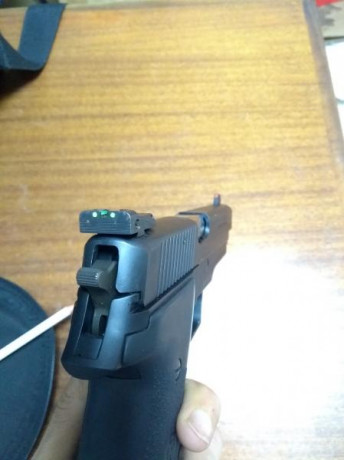 Buenas a todos! 
Pongo a la venta mi querida Sig Sauer P226 del 9pb por cambio a otra más ligera de porte 11