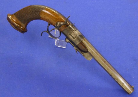 Voy a colocar unas fotos de un arma larga alemana de llave de mecha del siglo XVI. 100
